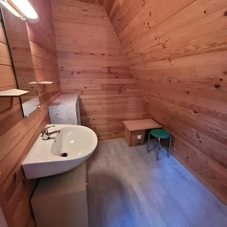 Les Hirondelles * Bourg-Sainte-Marie