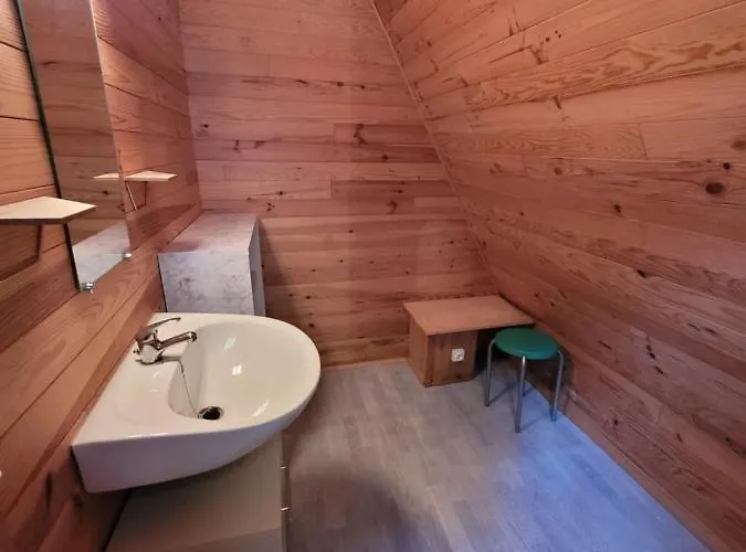 Les Hirondelles * Bourg-Sainte-Marie