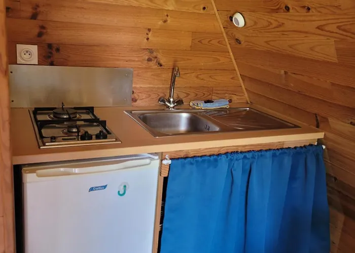 Les Hirondelles * Bourg-Sainte-Marie