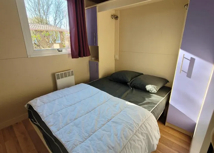 Les Hirondelles * Bourg-Sainte-Marie